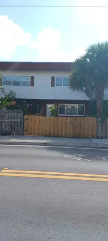 $180,000 | 1570 Northeast 151st Street, Unit 102, Miami, FL 33162