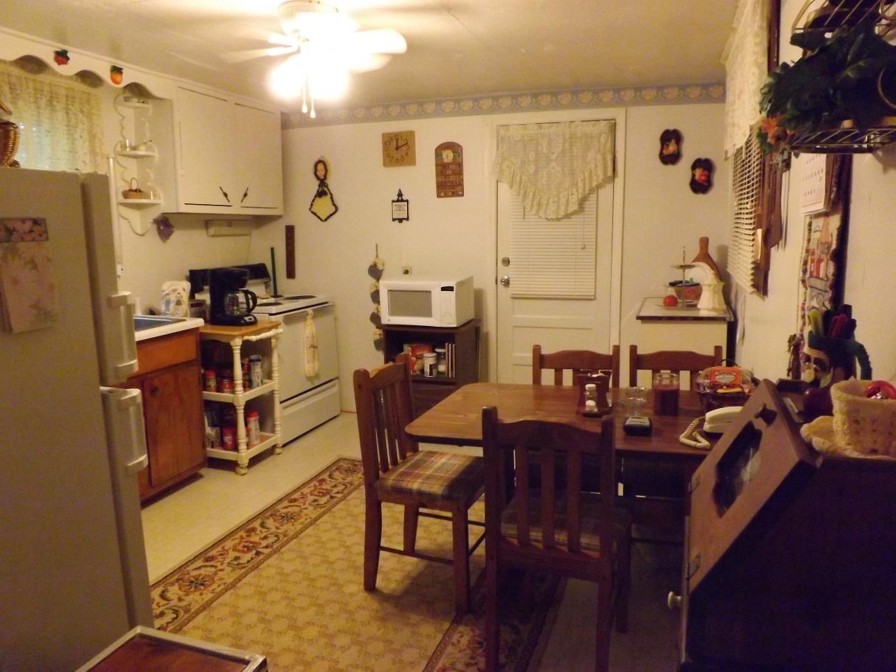 6183 Genesis Road Crossville, TN 38571 - Photo 9 of 25 EAT-IN KITCHEN