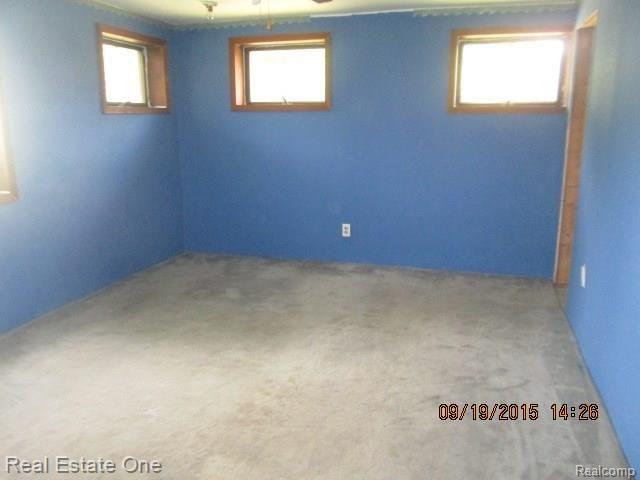 48035 Judd Road Belleville, MI 48111 - Photo 8 of 33