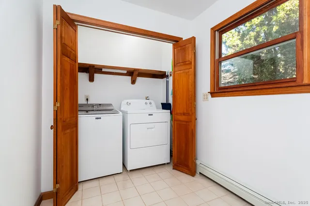 $670,000 | 8 Phoebee Lane, Brookfield, CT 06804