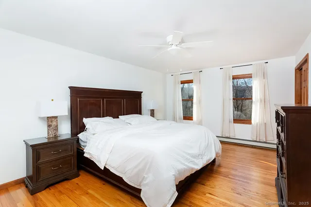 $670,000 | 8 Phoebee Lane, Brookfield, CT 06804