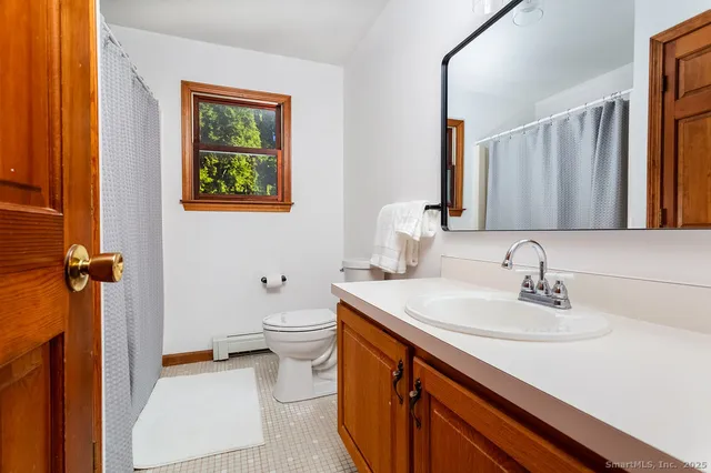 $670,000 | 8 Phoebee Lane, Brookfield, CT 06804