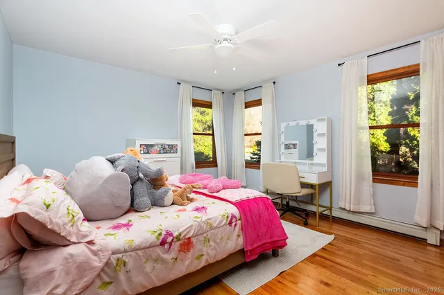 $670,000 | 8 Phoebee Lane, Brookfield, CT 06804