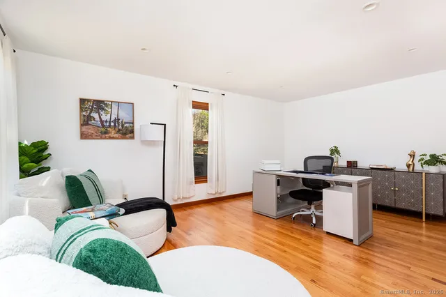 $670,000 | 8 Phoebee Lane, Brookfield, CT 06804