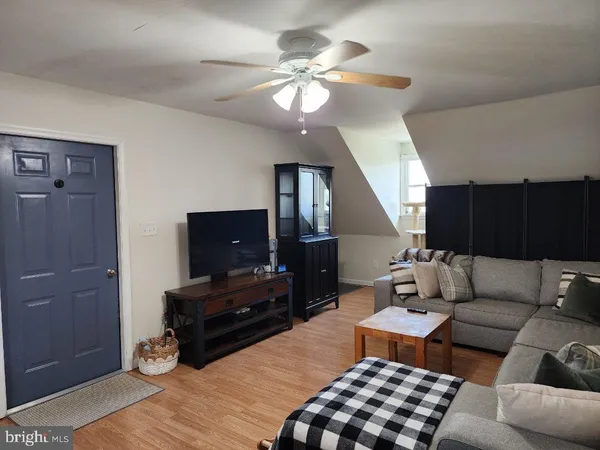 $1,650 | 615 Adams Street, Unit 1, Riverside, NJ 08075