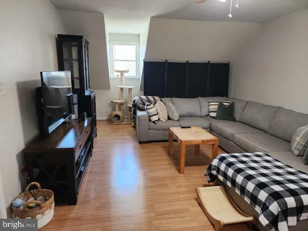 $1,650 | 615 Adams Street, Unit 1, Riverside, NJ 08075