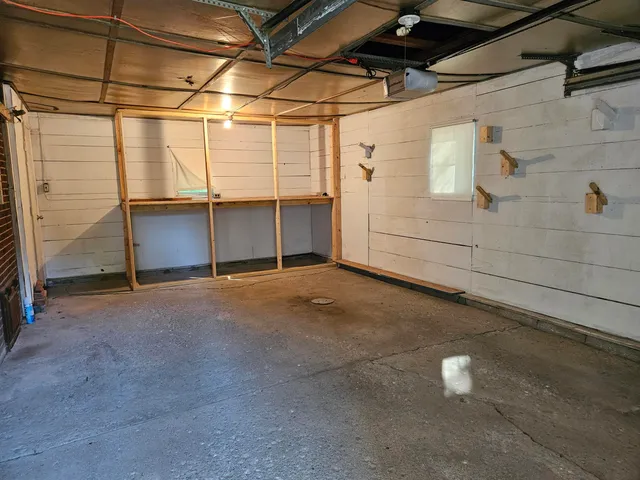 $1,000 | 702 Leland Court, Adrian, MI 49221