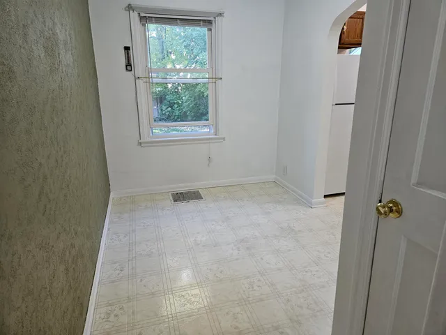 $1,000 | 702 Leland Court, Adrian, MI 49221