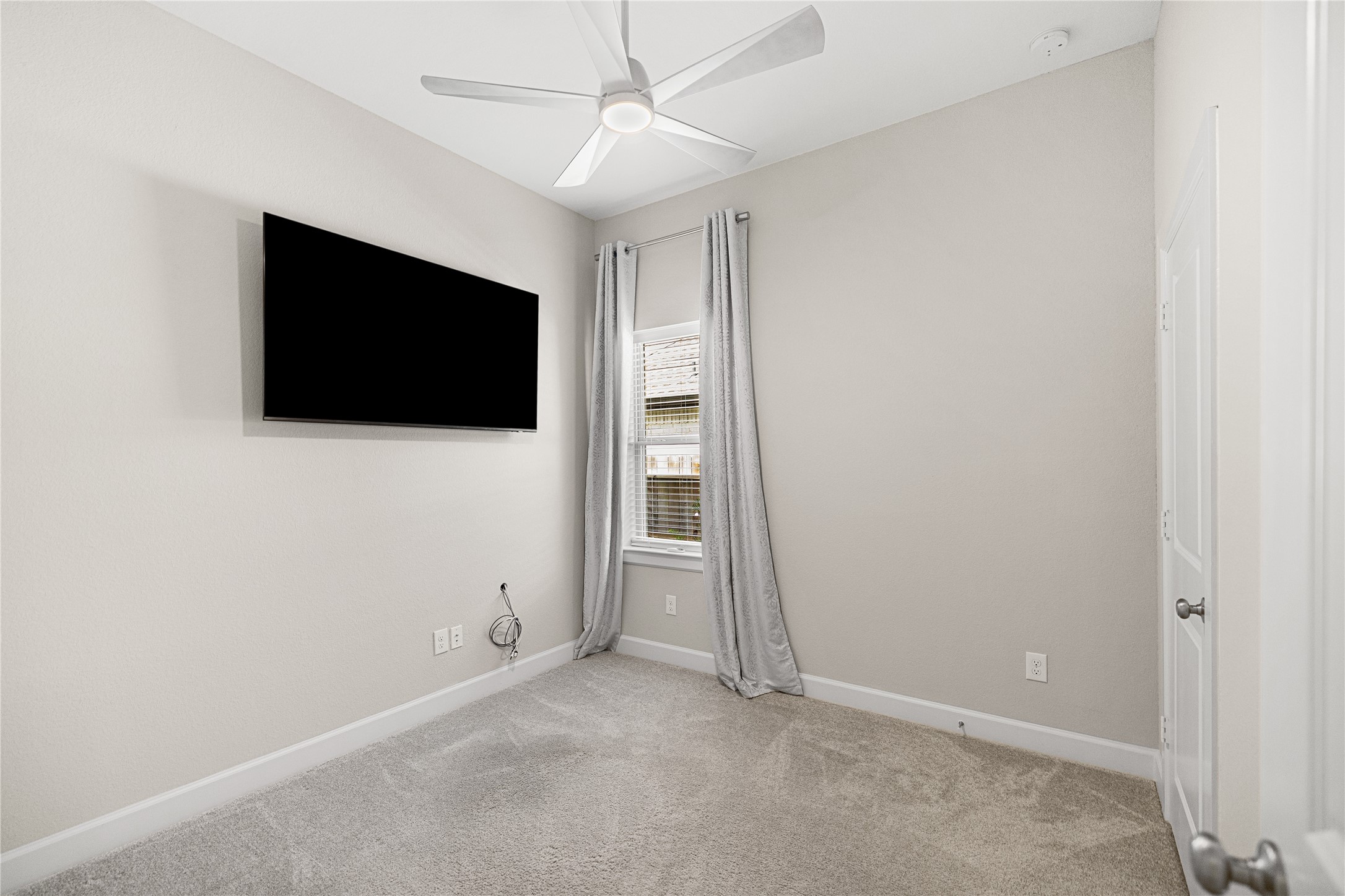 15611 Rising Wren Court Conroe, TX 77302 - Photo 29 of 41 Secondary Bedroom