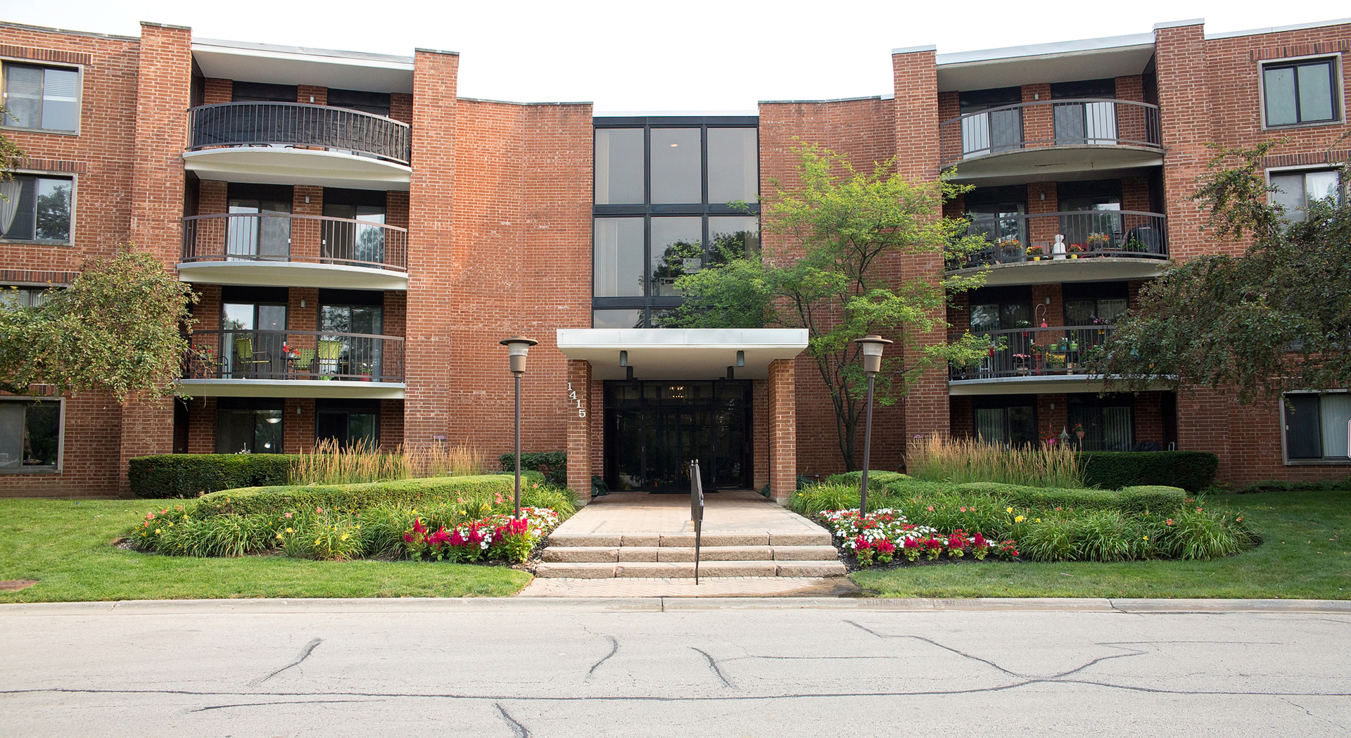 1415 East Central Road, Unit 409B Arlington Heights, IL 60005 - Photo 1 of 17