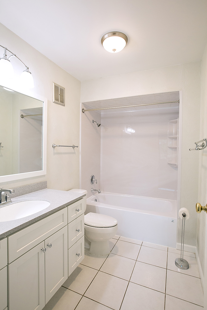 1415 East Central Road, Unit 409B Arlington Heights, IL 60005 - Photo 12 of 17