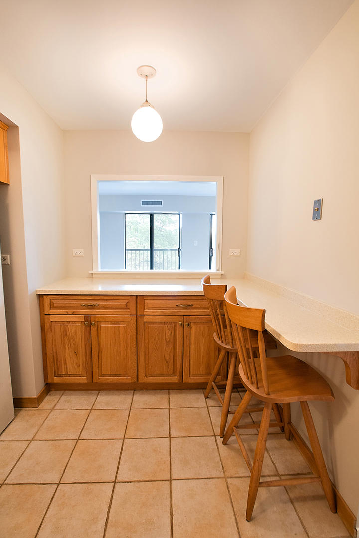 1415 East Central Road, Unit 409B Arlington Heights, IL 60005 - Photo 7 of 17