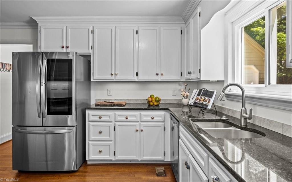 1608 Fox Hollow Road Greensboro, NC 27410 - Photo 6 of 44 Instaview refrigerator and granite countertops