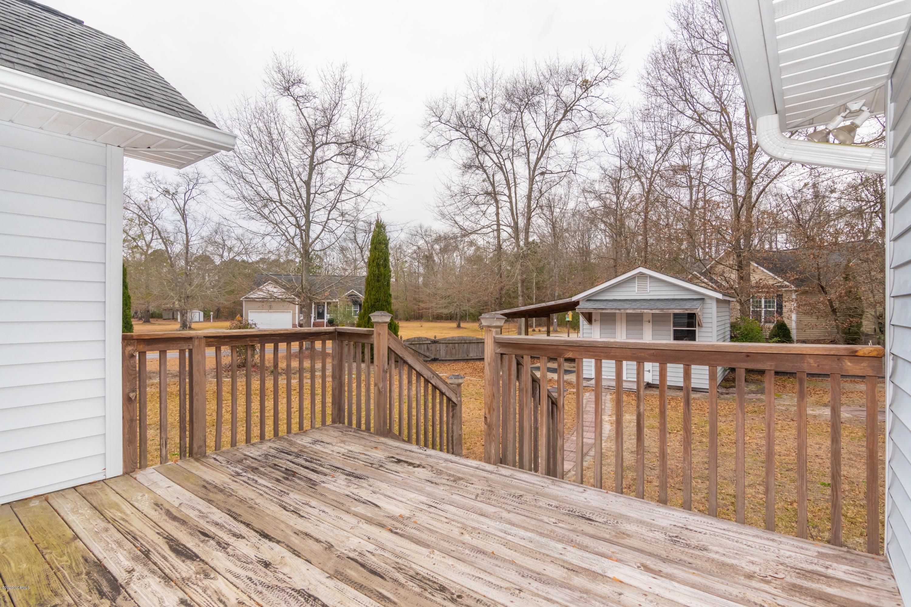 117 Pirate Cove Road Washington, NC 27889 - Photo 23 of 27 025 Deck