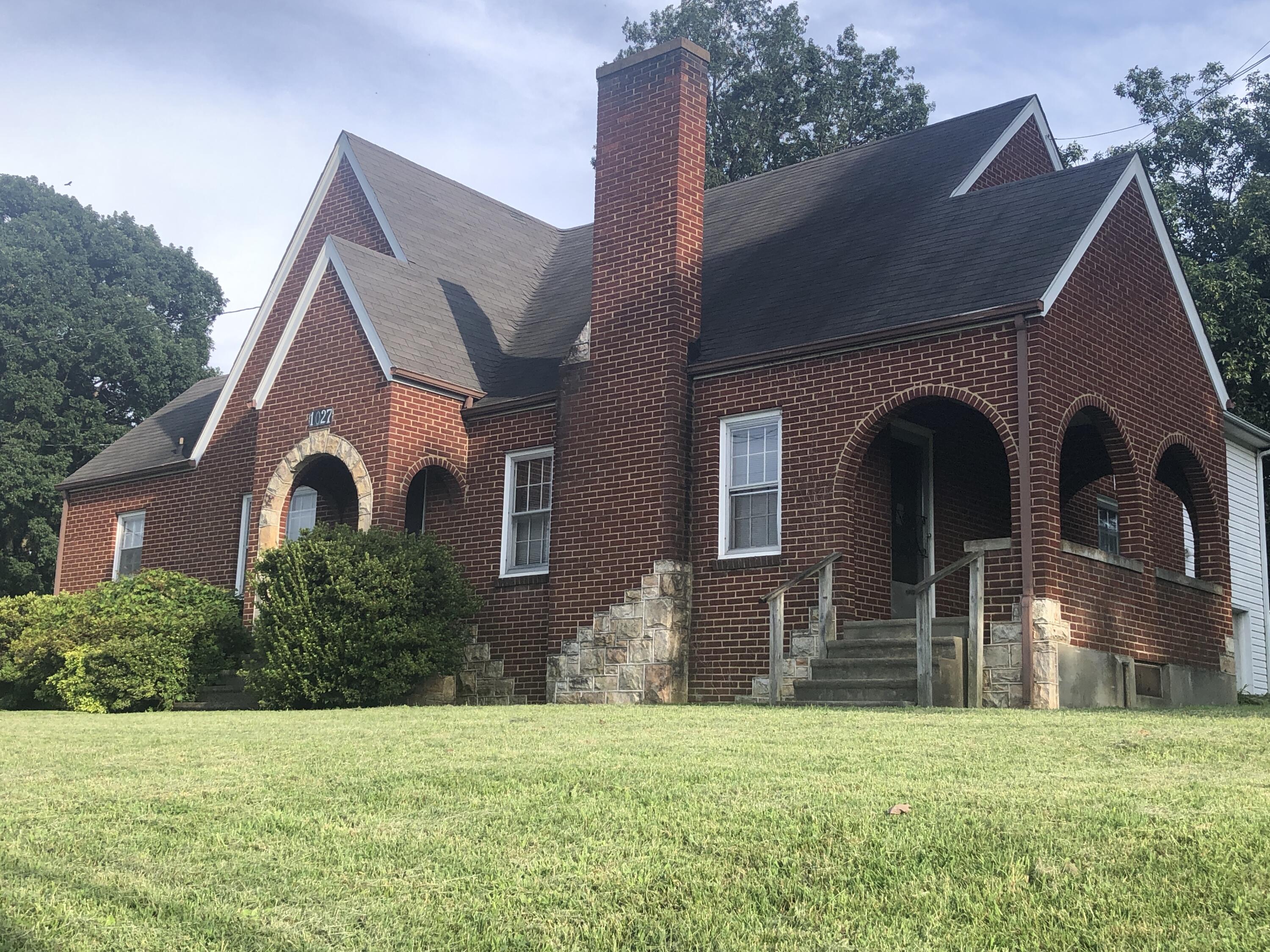 1027 Hardy Road Vinton, VA 24179 - Photo 1 of 7 Front View