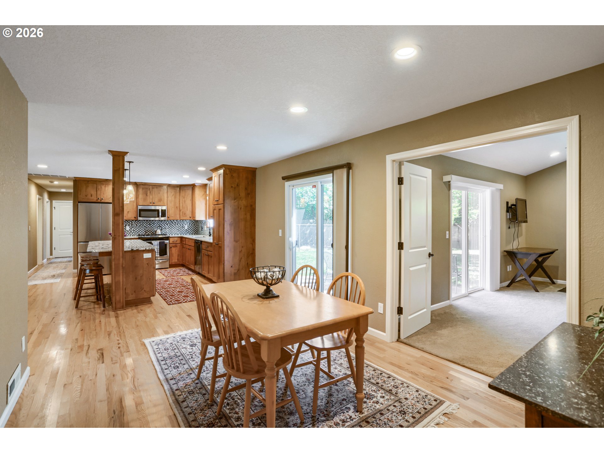 2025 Southwest 139th Avenue Beaverton, OR 97005 - Photo 11 of 28