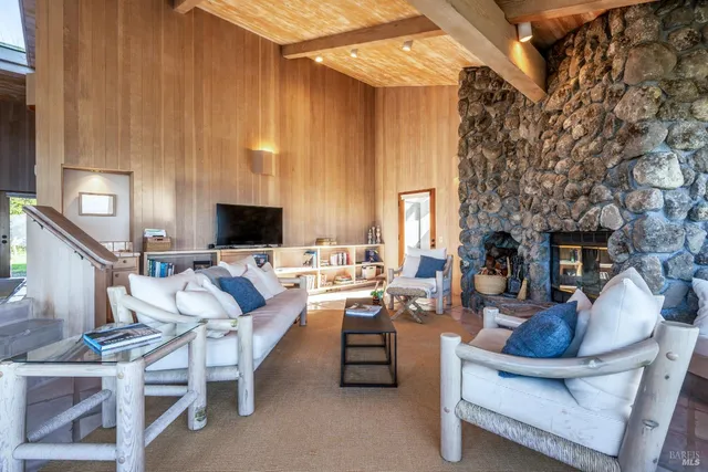 $1,995,000 | 167 Dune Drift Close, The Sea Ranch, CA 95497