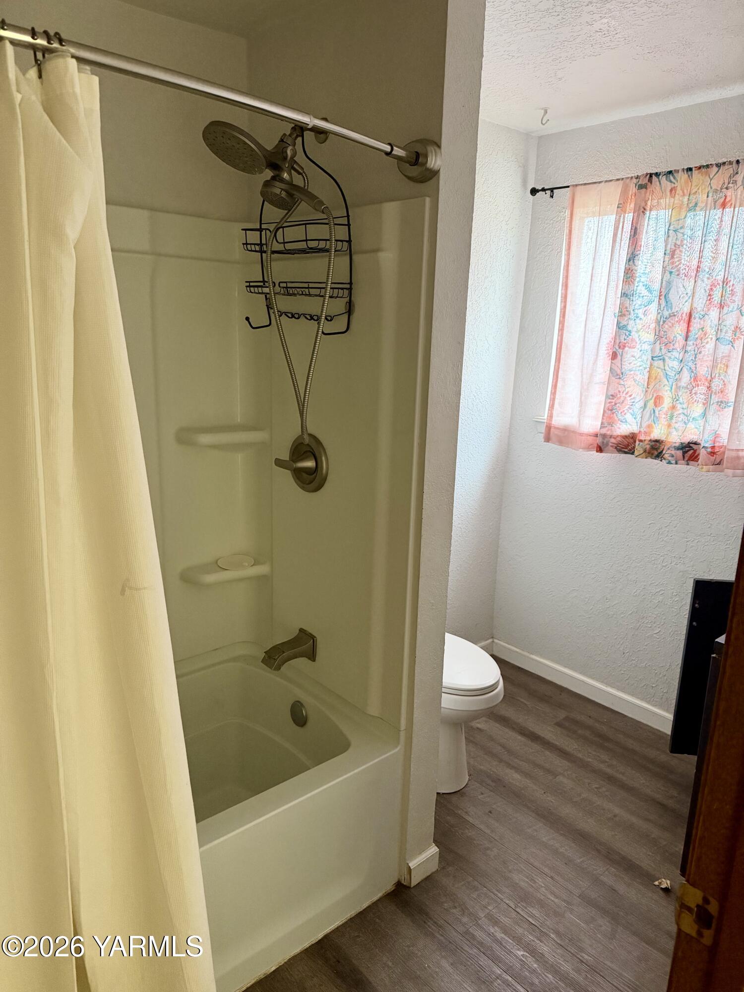 3204 Ahtanum Road Yakima, WA 98903 - Photo 7 of 15 bath