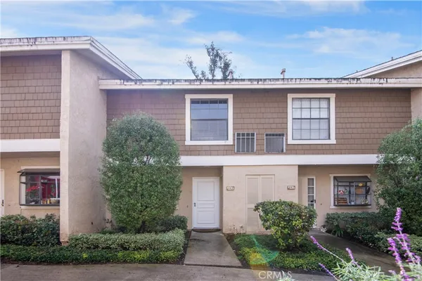 $3,350 | 252 Pineview, Irvine, CA 92620
