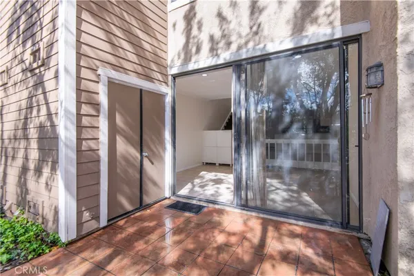 $3,350 | 252 Pineview, Irvine, CA 92620