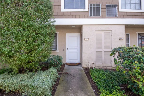 $3,350 | 252 Pineview, Irvine, CA 92620