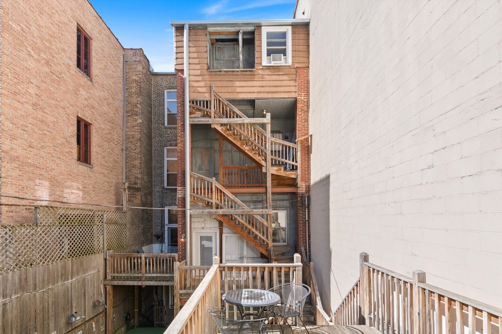 1239 North Dearborn Street Chicago, IL 60610 - Photo 23 of 30 a view of balcony