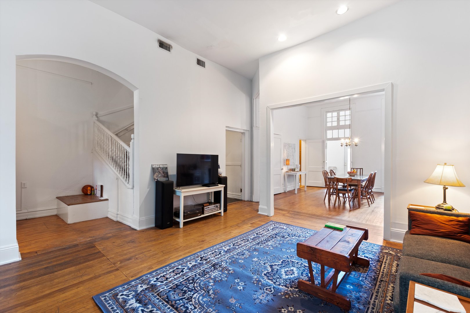 1239 North Dearborn Street Chicago, IL 60610 - Photo 5 of 30 a living room with furniture and a flat screen tv