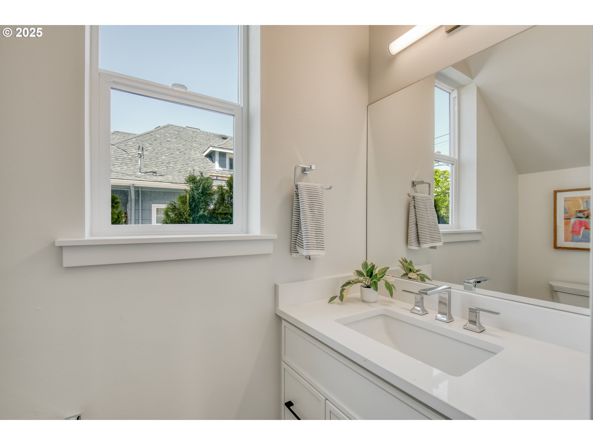 6810 Northeast 6th Avenue Portland, OR 97211 - Photo 12 of 23