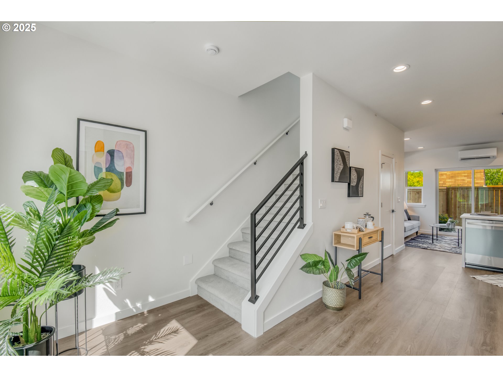 6810 Northeast 6th Avenue Portland, OR 97211 - Photo 2 of 23