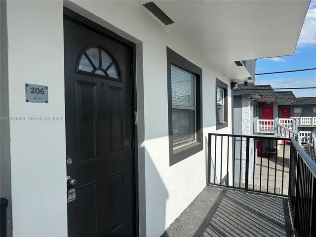 $1,550 | 5841 Southwest 36th Court, Unit 206, Davie, FL 33314