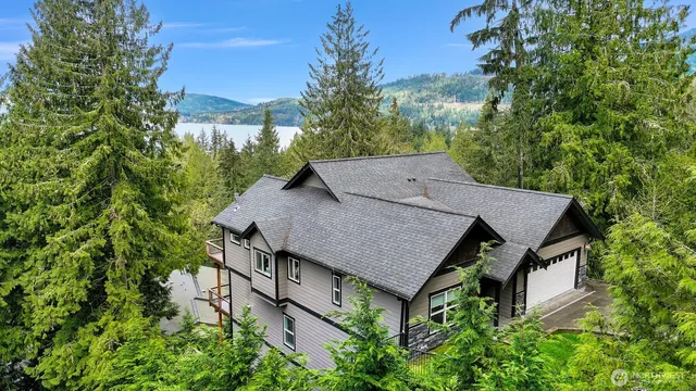 $899,000 | 104 Grand View Lane, Bellingham, WA 98229