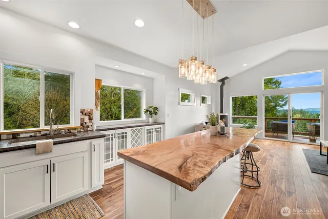 $899,000 | 104 Grand View Lane, Bellingham, WA 98229