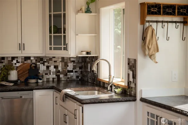 $899,000 | 104 Grand View Lane, Bellingham, WA 98229