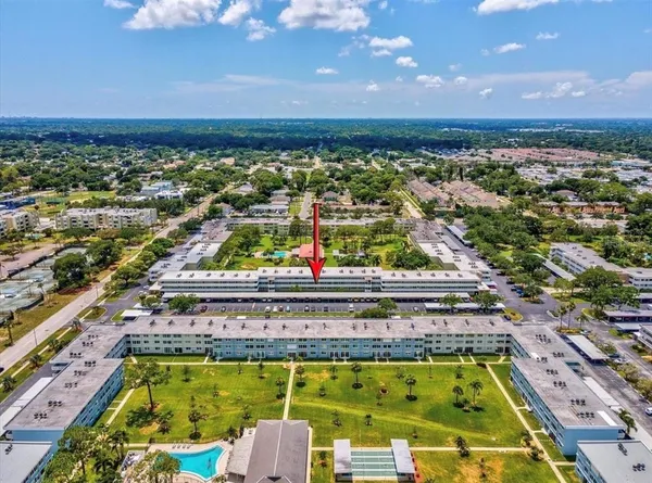 $1,750 | 4890 Bay Street Northeast, Unit 127, St. Petersburg, FL 33703