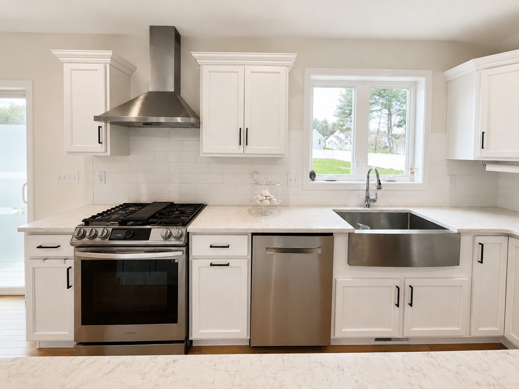 52 Oldfield Road Bridgewater, MA 02324 - Photo 6 of 42
