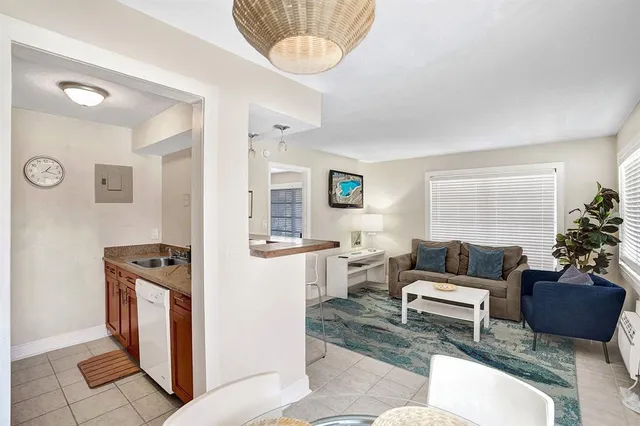 $1,795 | 3226 Northeast 12th Street, Unit 5, Pompano Beach, FL 33062