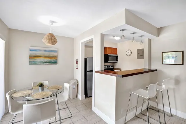 $1,795 | 3226 Northeast 12th Street, Unit 5, Pompano Beach, FL 33062