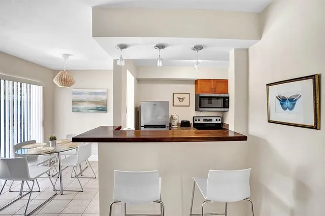 $1,795 | 3226 Northeast 12th Street, Unit 5, Pompano Beach, FL 33062