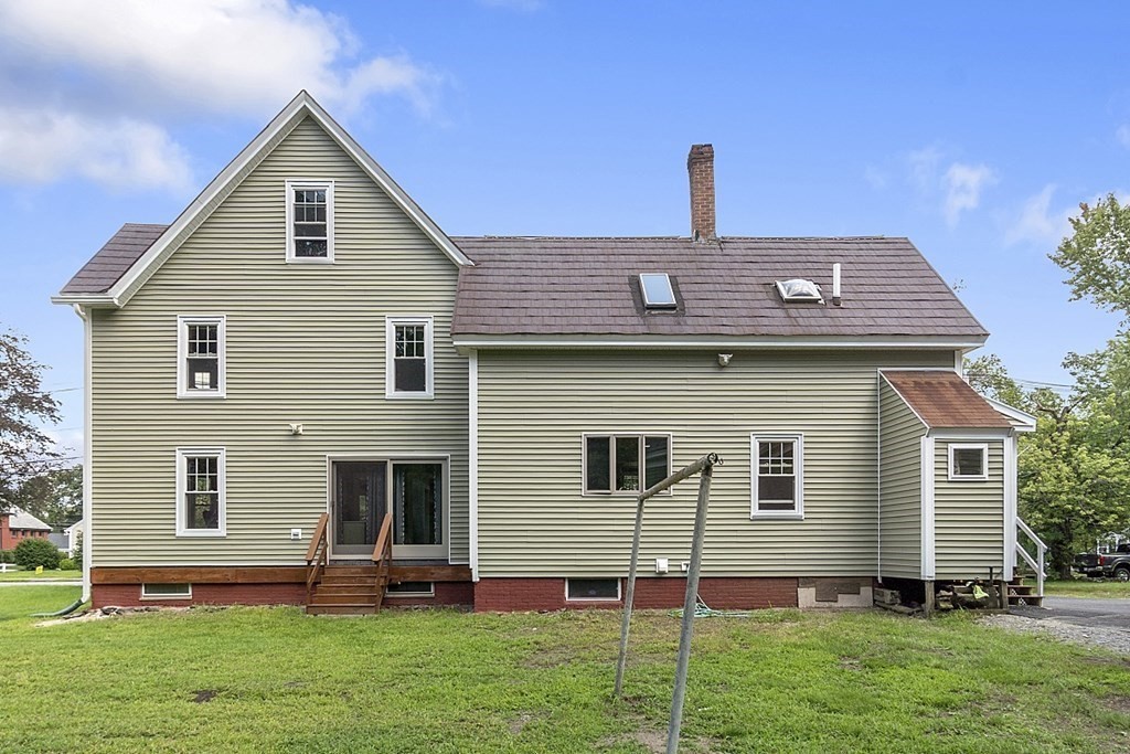 11 Lancaster Road Shirley, MA 01464 - Photo 3 of 41