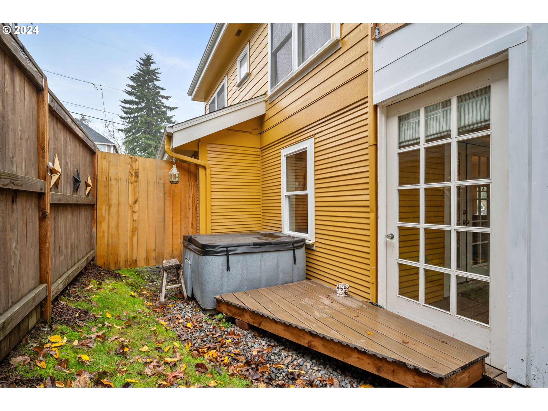 5334 Southwest Florida Street Portland, OR 97219 - Photo 30 of 41 Gallery Image 30