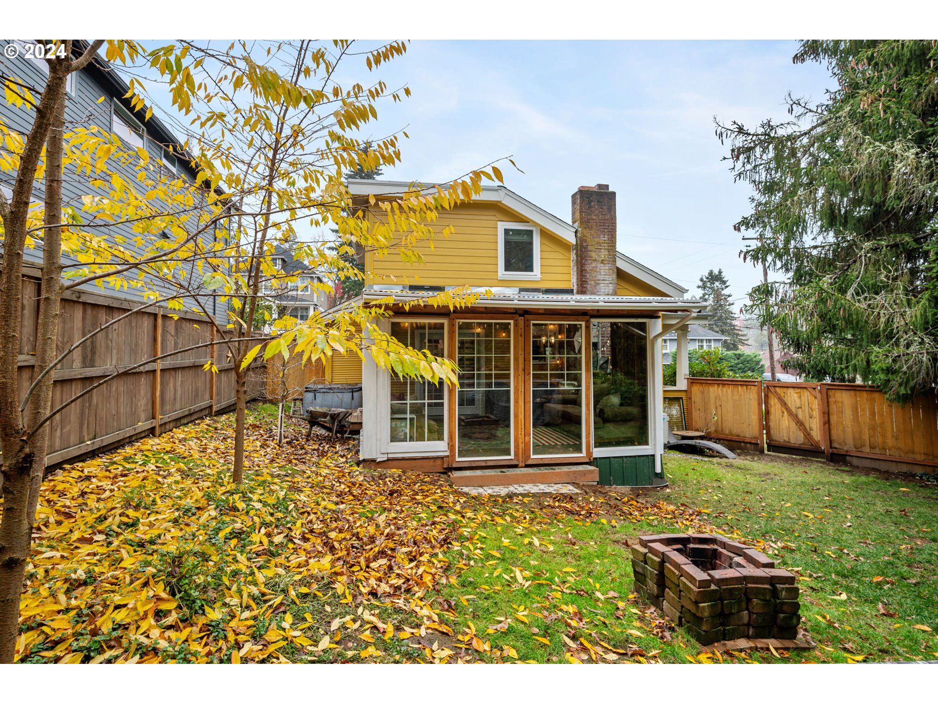 5334 Southwest Florida Street Portland, OR 97219 - Photo 31 of 41 Gallery Image 31