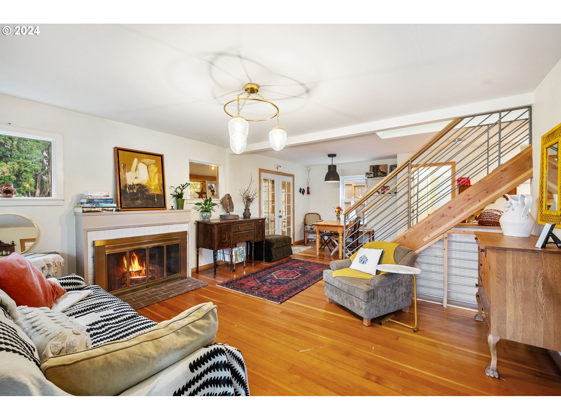 5334 Southwest Florida Street Portland, OR 97219 - Photo 5 of 41 Gallery Image 5