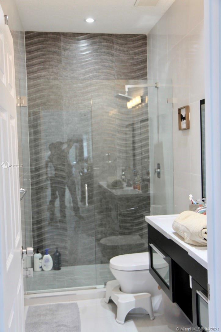 Doral Isles Doral, FL 33178 - Photo 23 of 26