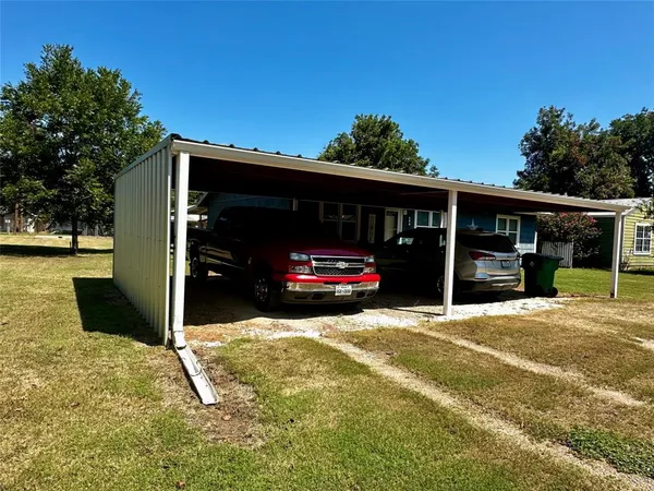 $133,000 | 506 West Reiman Street, Seymour, TX 76380