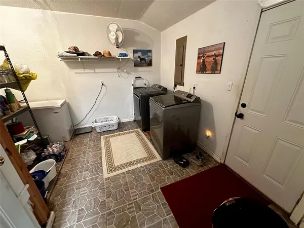 $133,000 | 506 West Reiman Street, Seymour, TX 76380