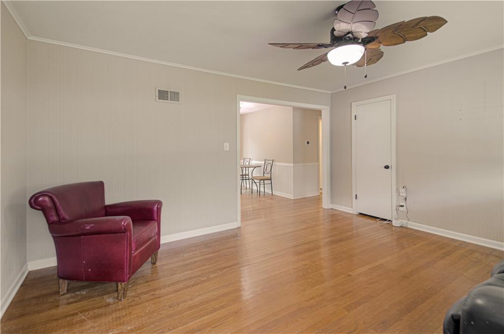 2418 Northeast Pursell Road Gladstone, MO 64119 - Photo 4 of 25