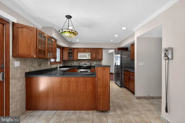 $525,000 | 228 Meadow Drive, Mount Laurel, NJ 08054