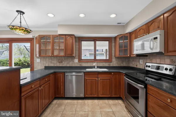 $525,000 | 228 Meadow Drive, Mount Laurel, NJ 08054
