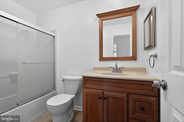 $525,000 | 228 Meadow Drive, Mount Laurel, NJ 08054
