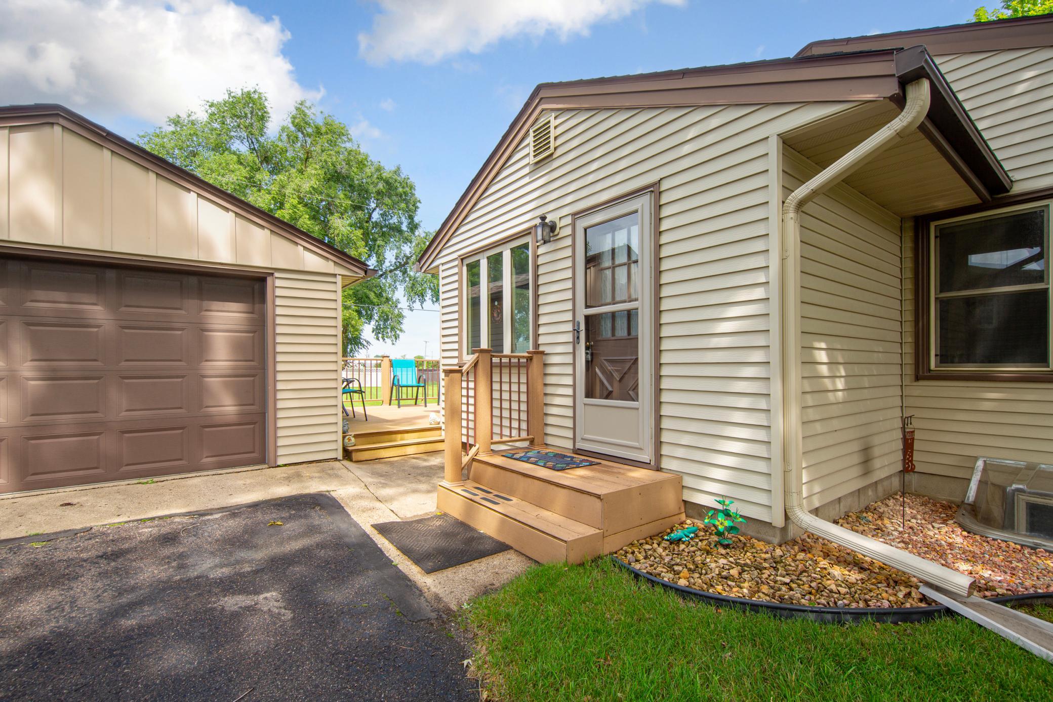 142 22nd Avenue Southwest Faribault, MN 55021 - Photo 2 of 31